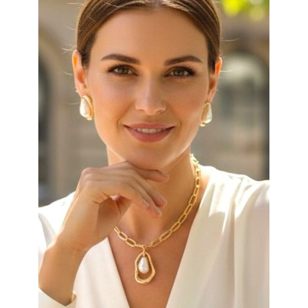 Camila Coelha 18"‎ Gold Tone 18" Necklace Pearl Pendant Earring Set